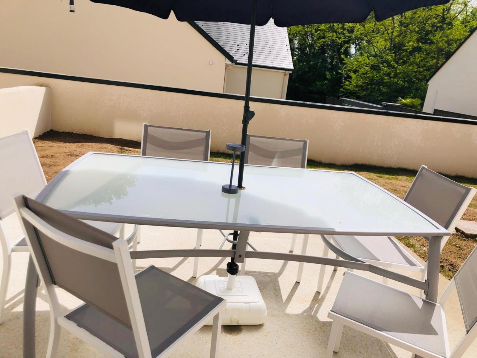 Maison moderne 3 chambres SPA-jacuzzi mai-septembre