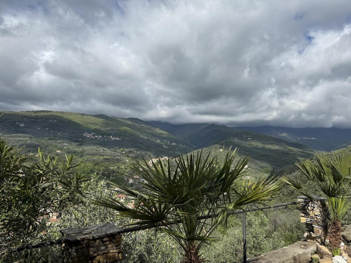 HOST4U - VILLA CUCCARELLO with Stunning View on The Valley