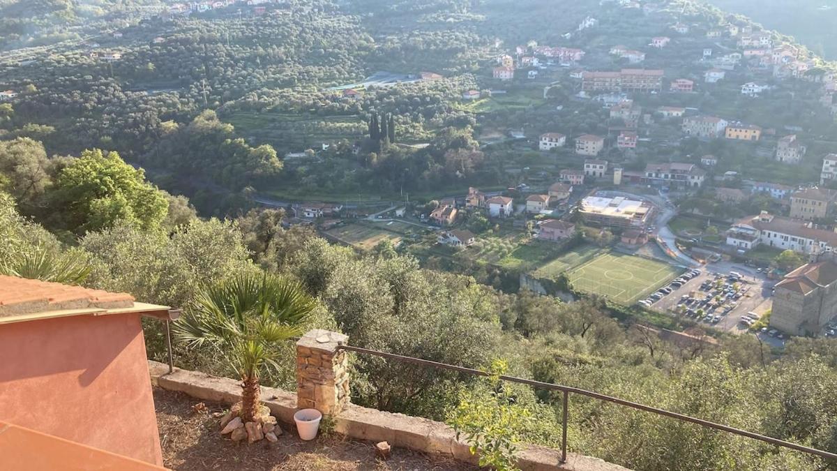 HOST4U - VILLA CUCCARELLO with Stunning View on The Valley