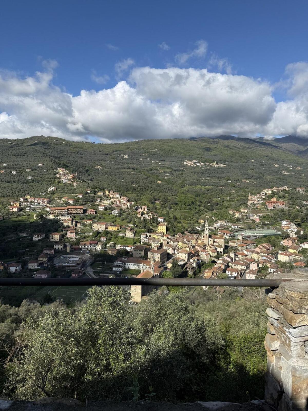 HOST4U - VILLA CUCCARELLO with Stunning View on The Valley