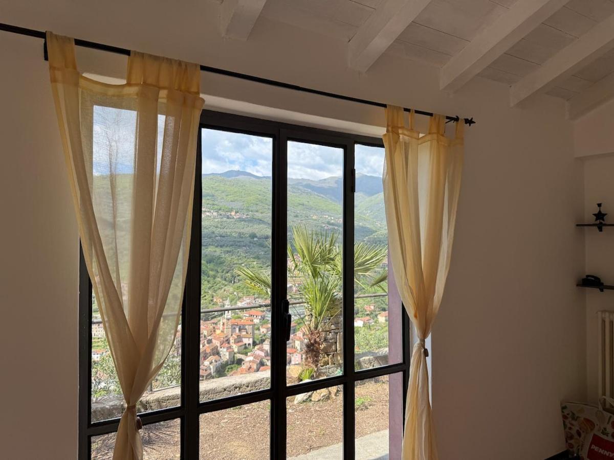 HOST4U - VILLA CUCCARELLO with Stunning View on The Valley