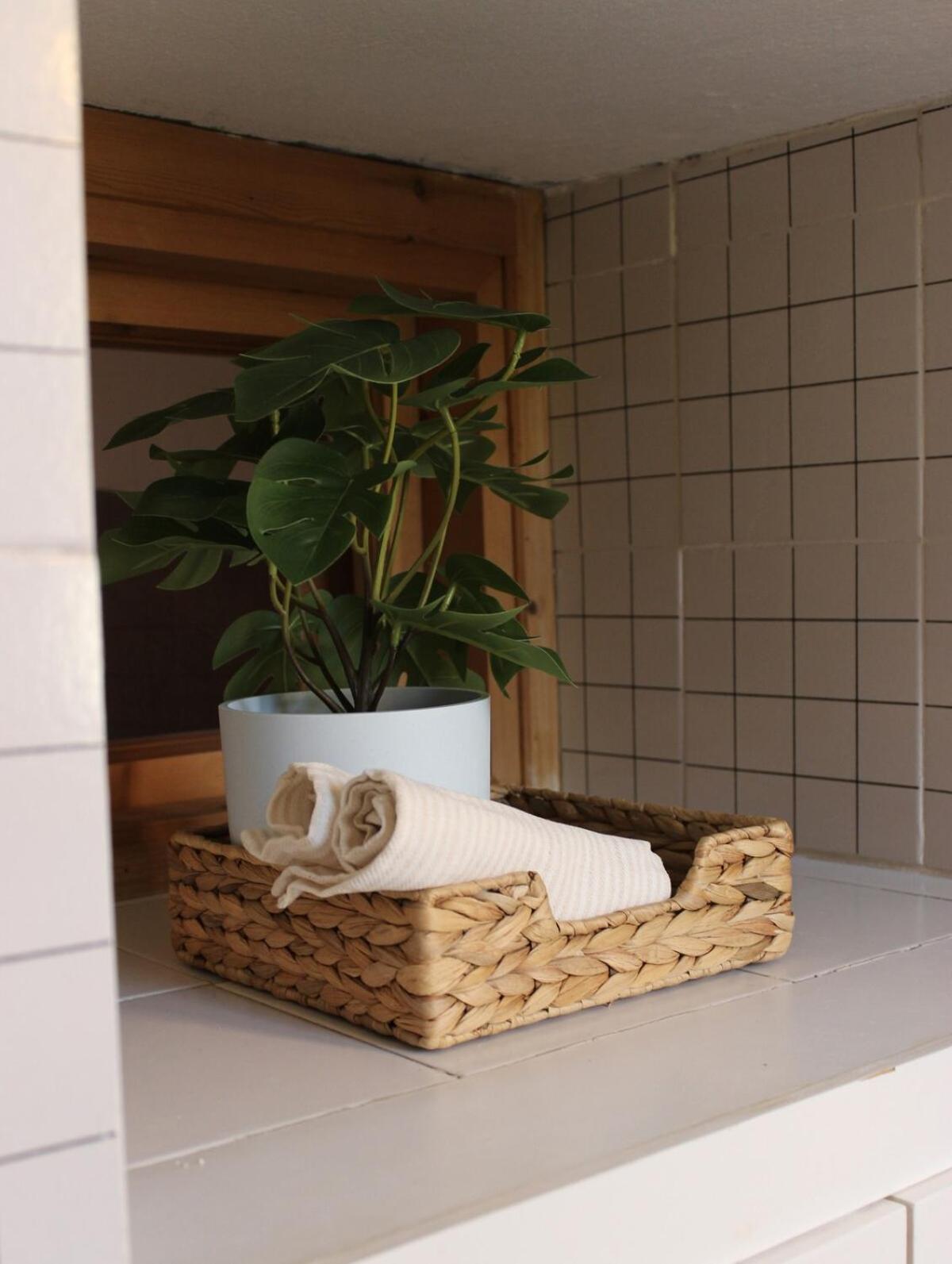 HOST4U - Cozy Terraced House with Beautiful View on the Olives Valley