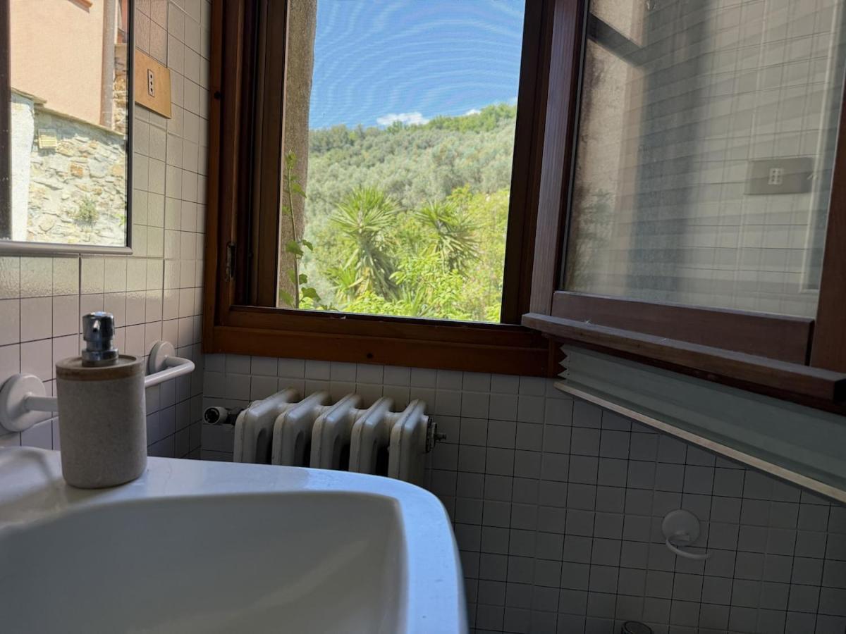 HOST4U - Cozy Terraced House with Beautiful View on the Olives Valley