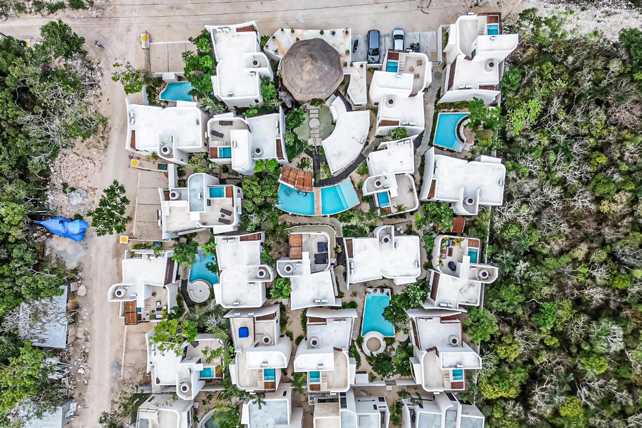 Ocean Breeze Villa - A few steps from the beach!