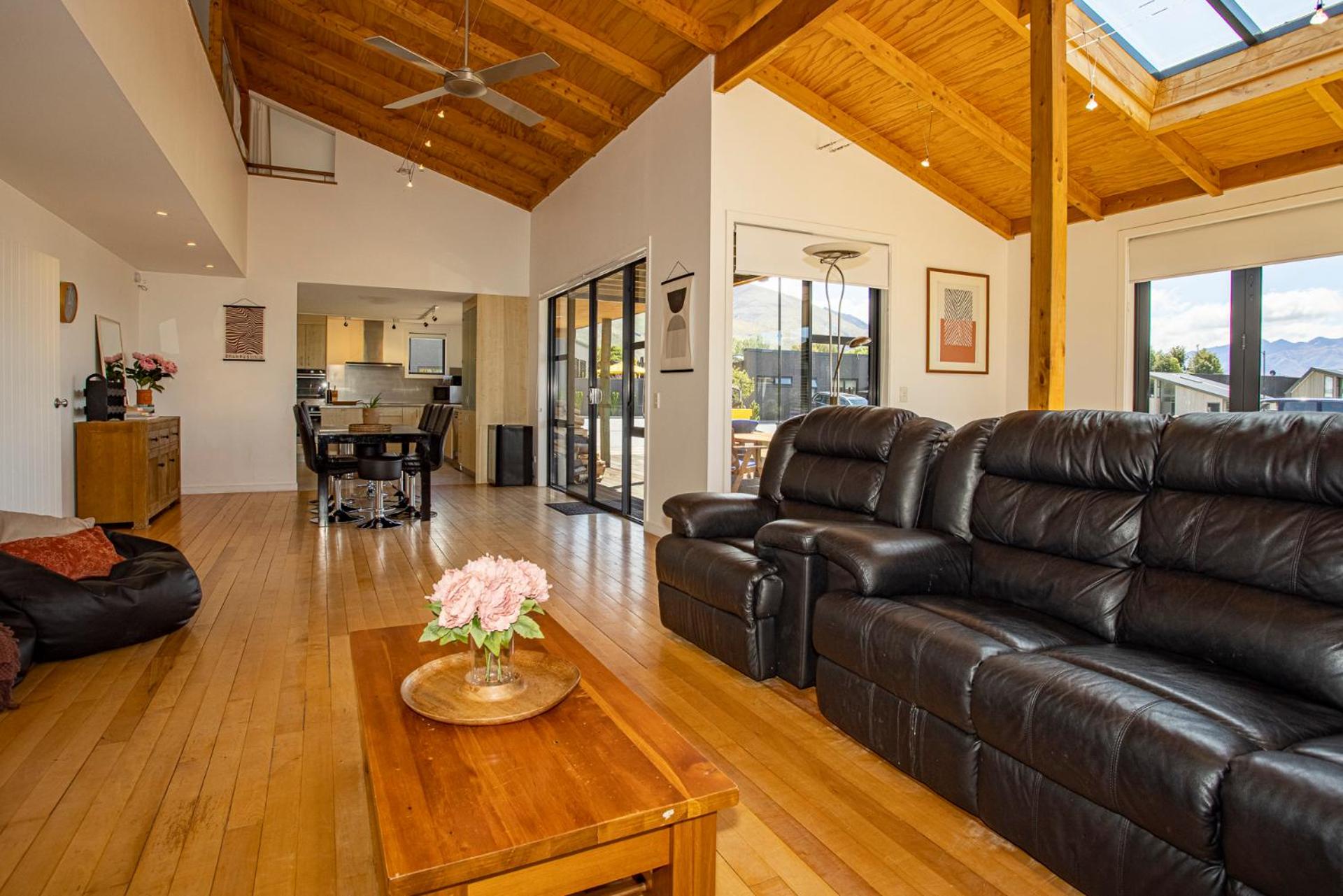 Wanaka Retreat Sauna & Mountain Views