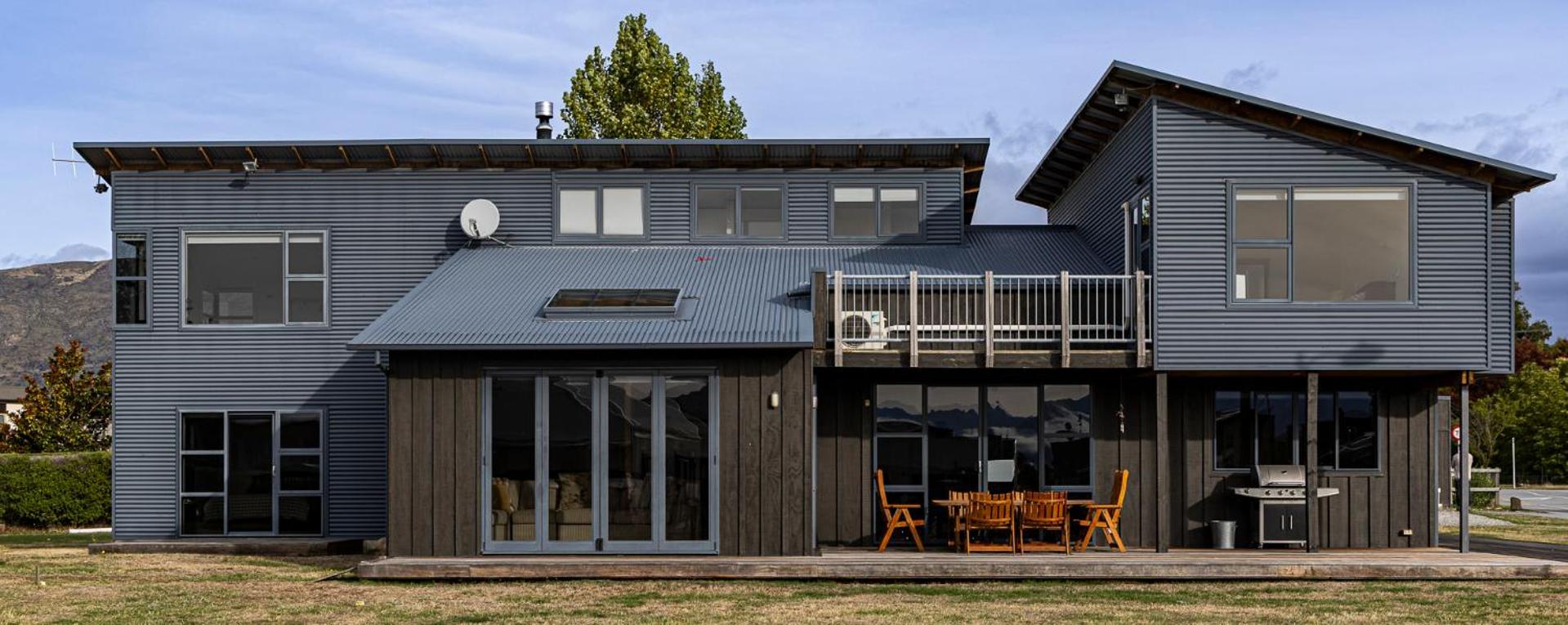 Wanaka Retreat Sauna & Mountain Views