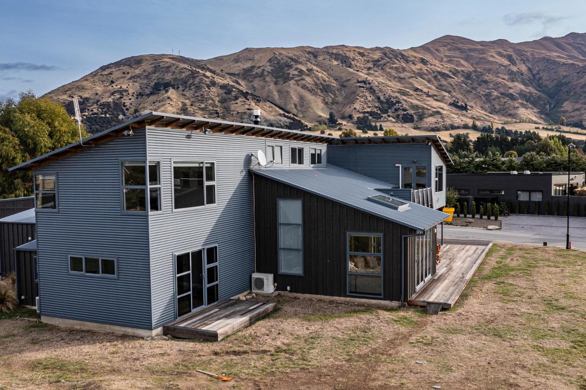 Wanaka Retreat Sauna & Mountain Views