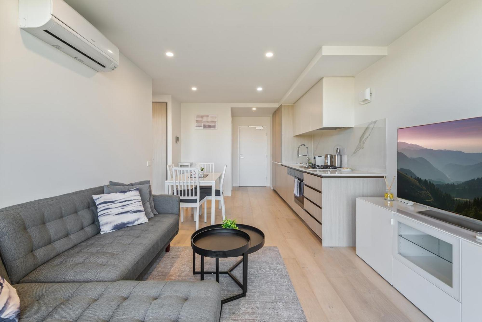 City Views & Inner-North Cool at Your Door