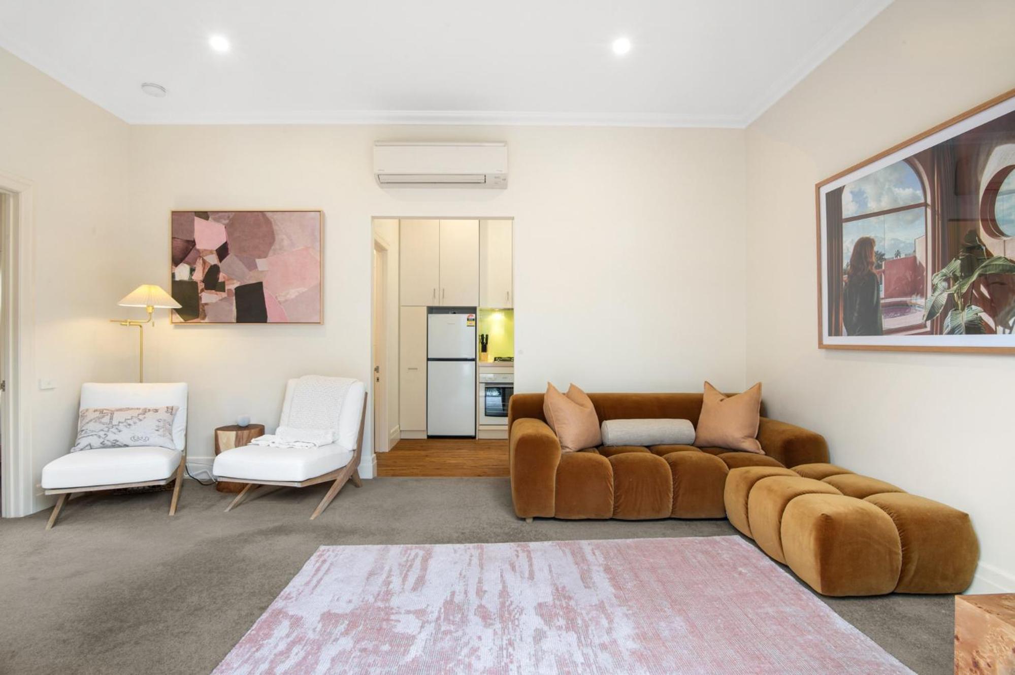 Wellness Escape- 1 Bed Home with Studio & Sauna