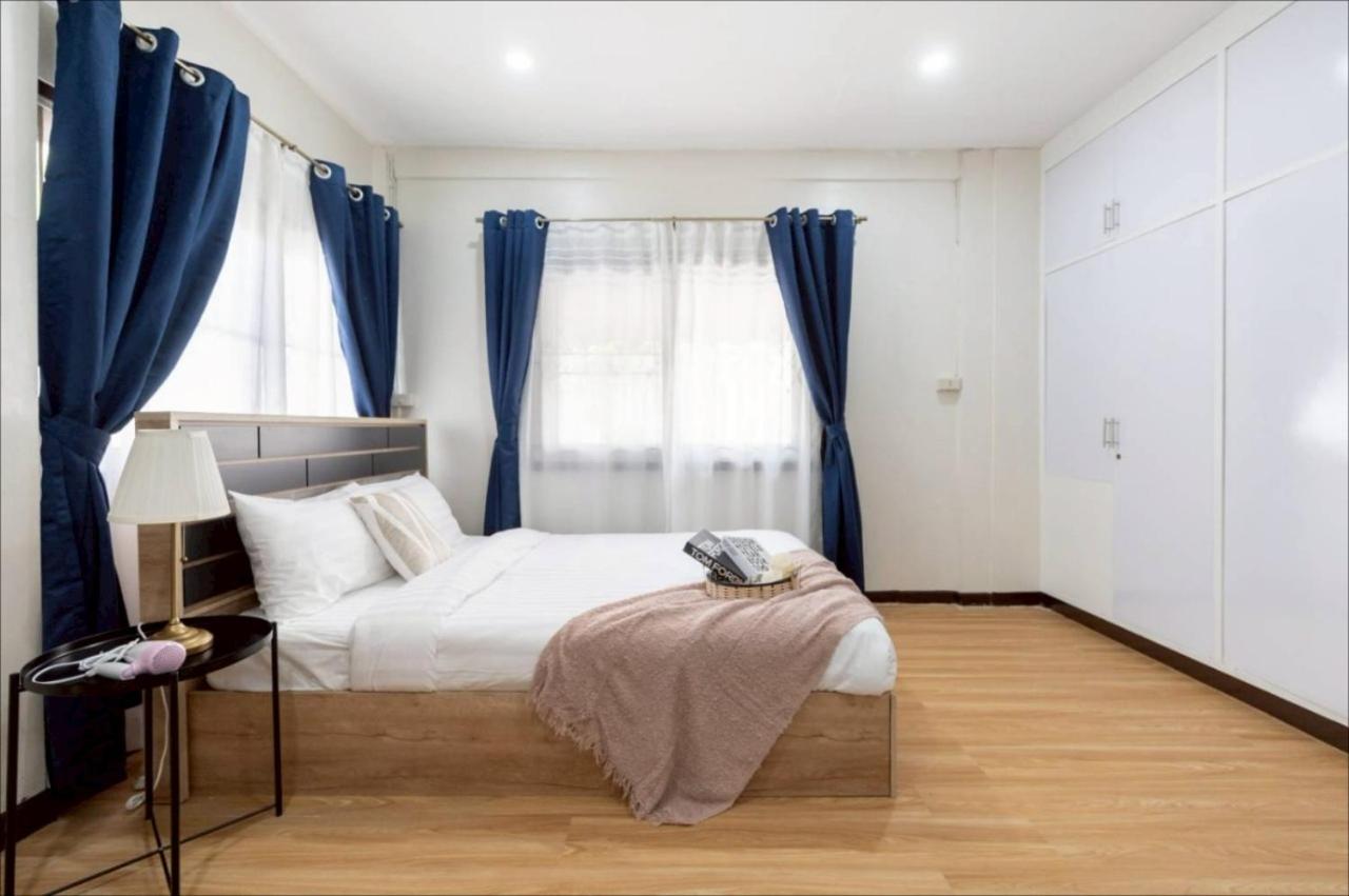 GM7 - Private House Downtown 2mins walk to metro