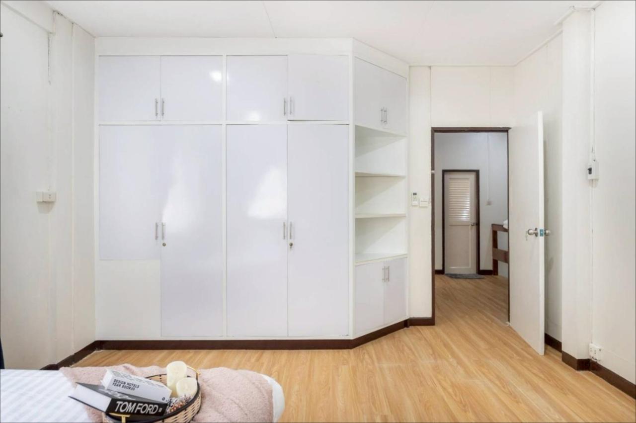 GM7 - Private House Downtown 2mins walk to metro