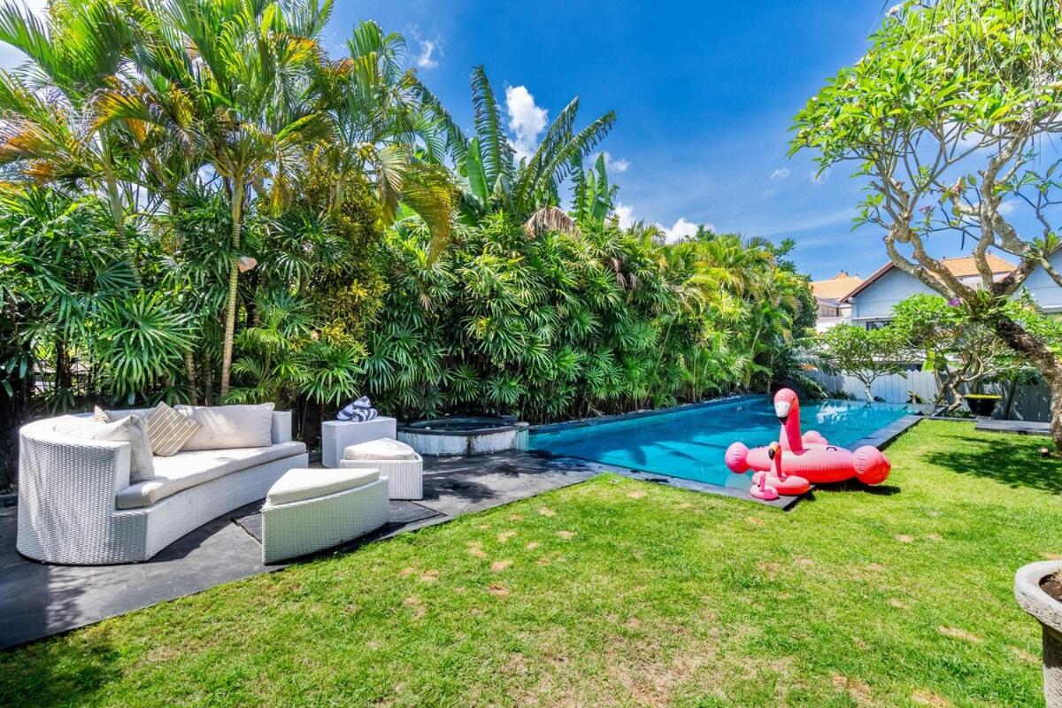 Massive 3BR Luxury Pool Mansion in Perrerenan