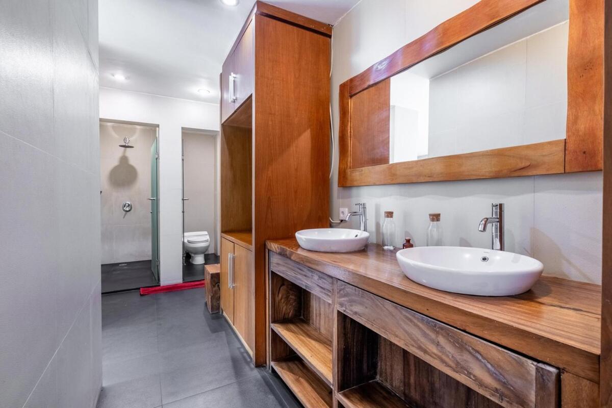 Massive 3BR Luxury Pool Mansion in Perrerenan