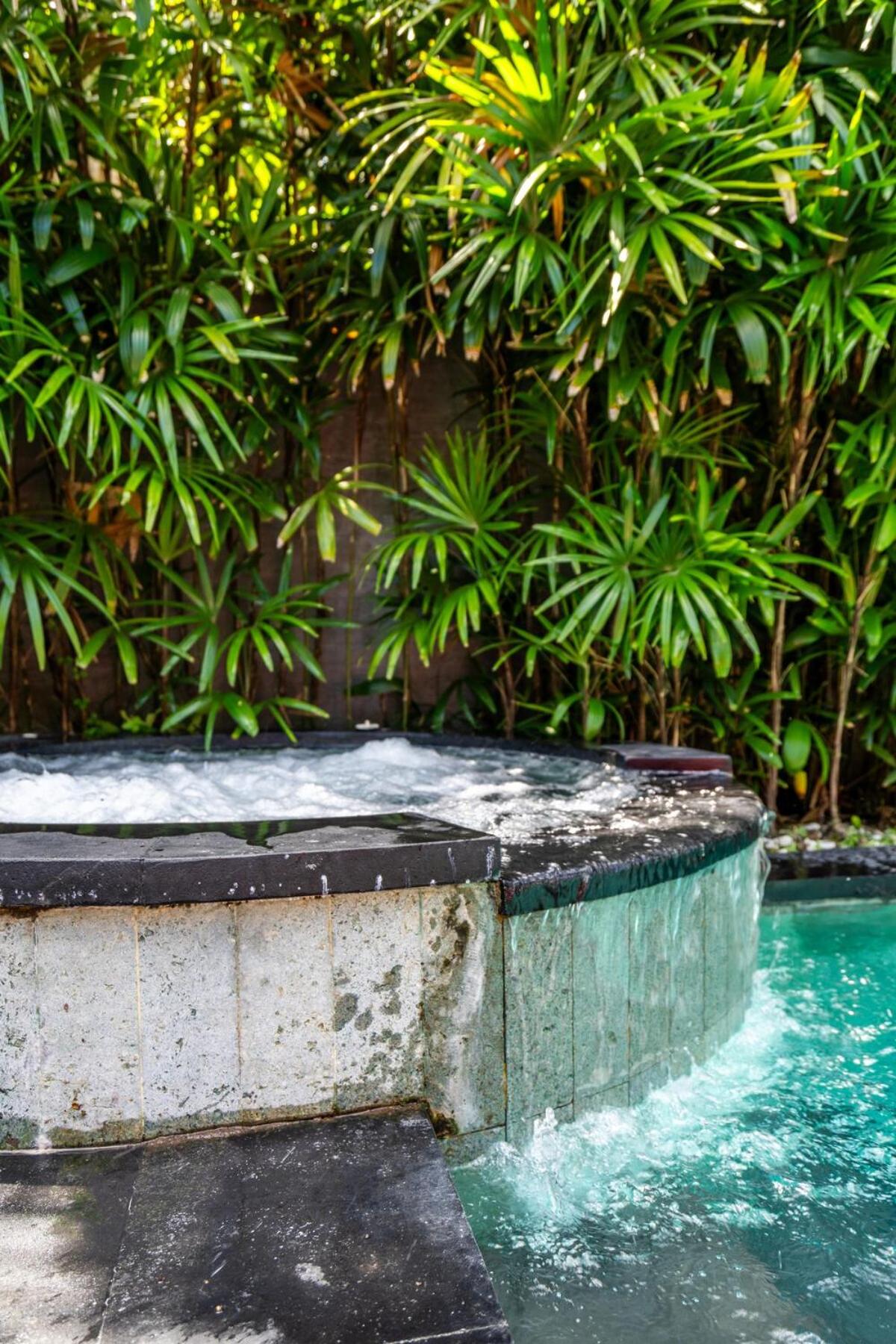 Massive 3BR Luxury Pool Mansion in Perrerenan