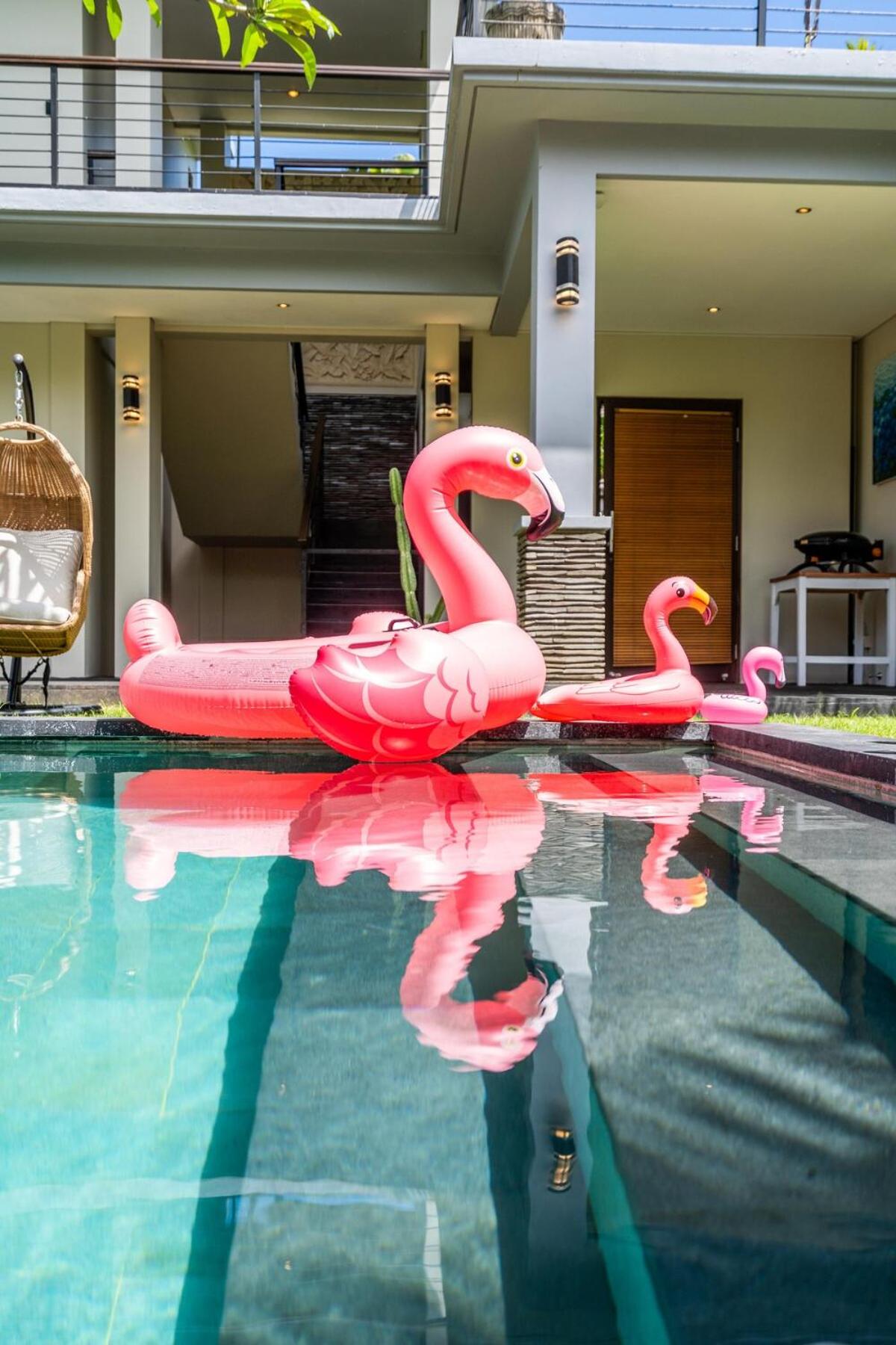 Massive 3BR Luxury Pool Mansion in Perrerenan
