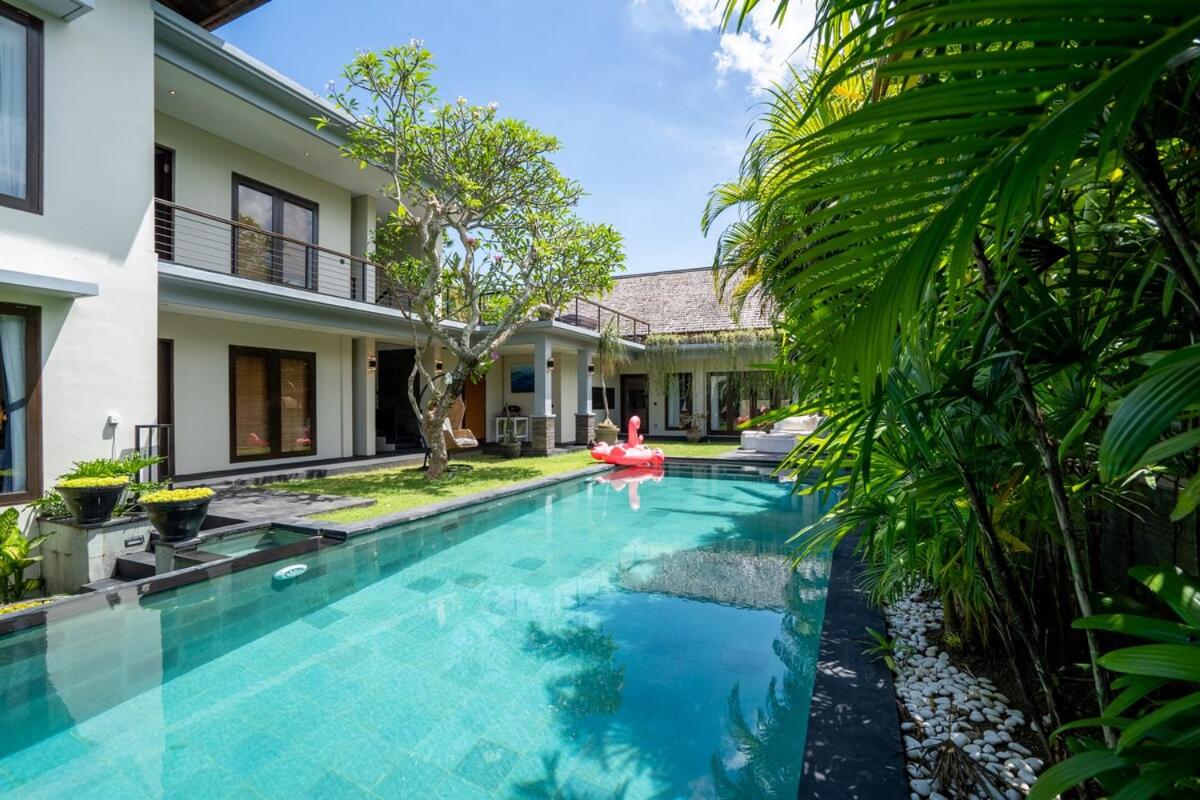 Massive 3BR Luxury Pool Mansion in Perrerenan