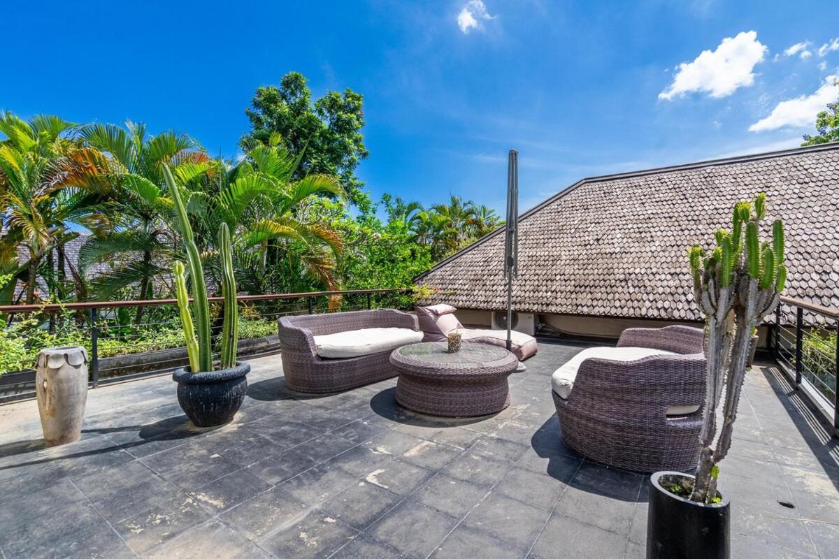 Massive 3BR Luxury Pool Mansion in Perrerenan