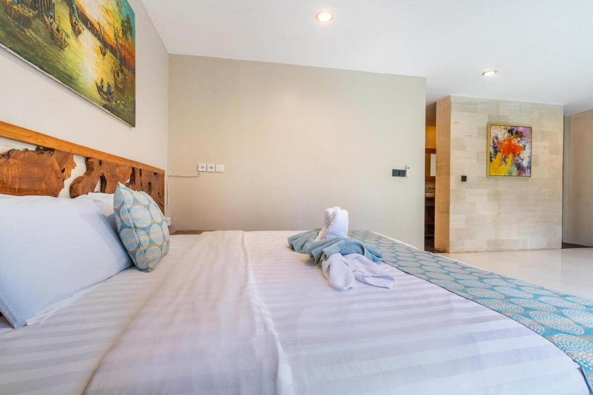 Massive 3BR Luxury Pool Mansion in Perrerenan