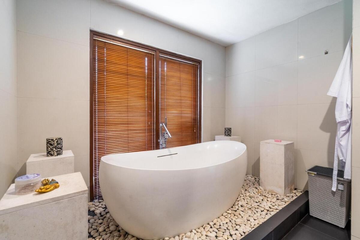 Massive 3BR Luxury Pool Mansion in Perrerenan