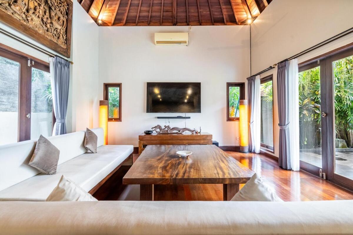Massive 3BR Luxury Pool Mansion in Perrerenan