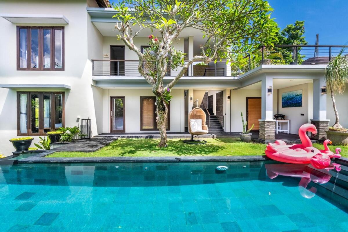 Massive 3BR Luxury Pool Mansion in Perrerenan