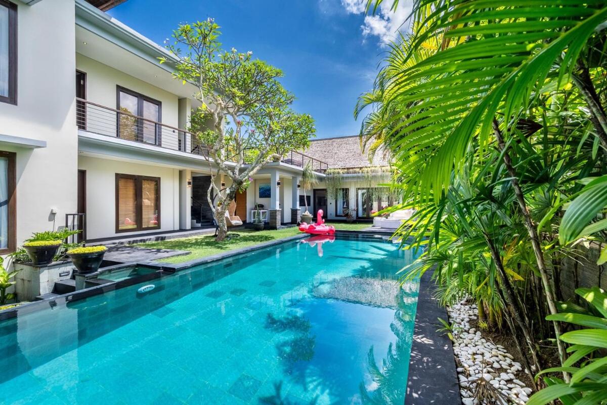Massive 3BR Luxury Pool Mansion in Perrerenan