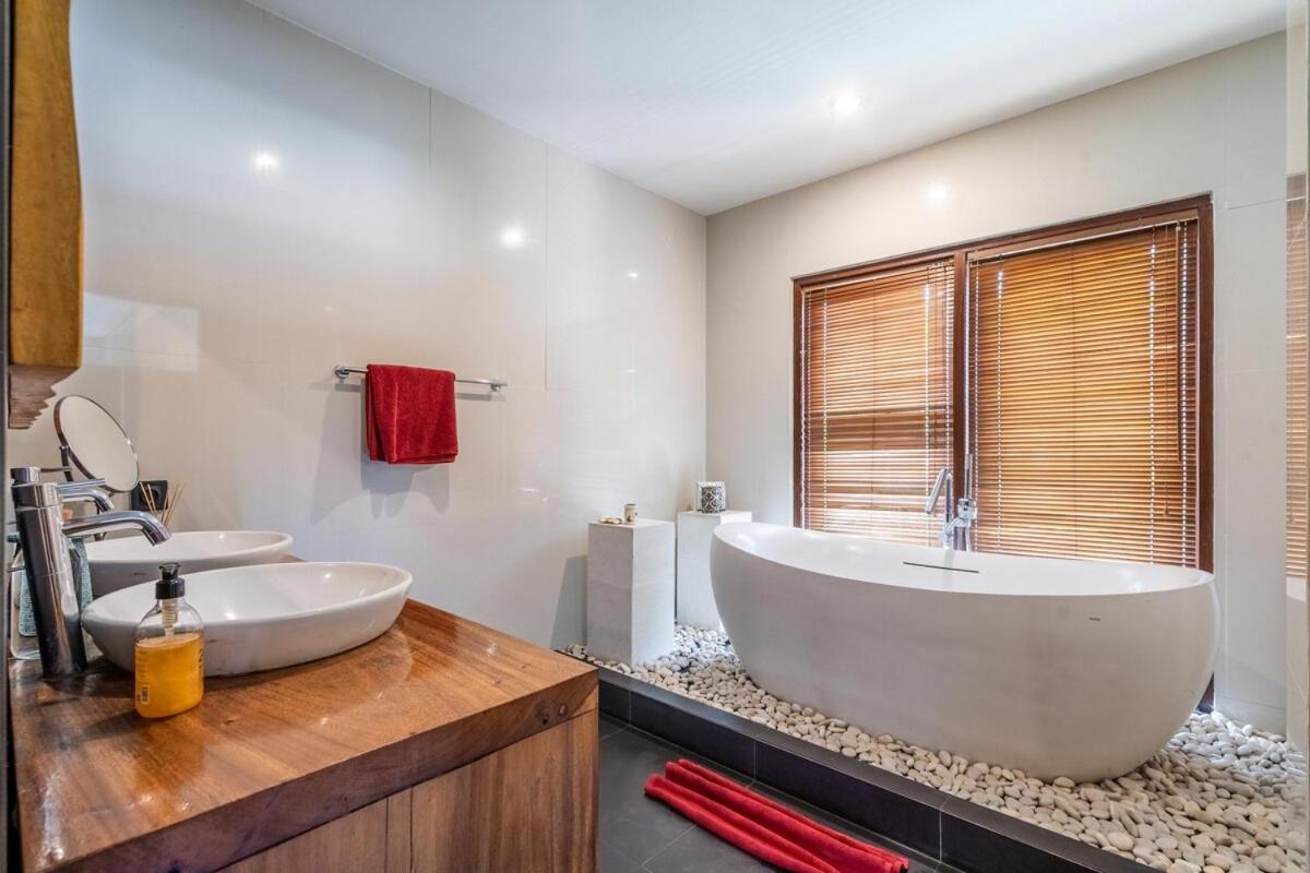 Massive 3BR Luxury Pool Mansion in Perrerenan