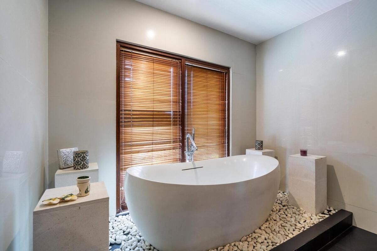 Massive 3BR Luxury Pool Mansion in Perrerenan