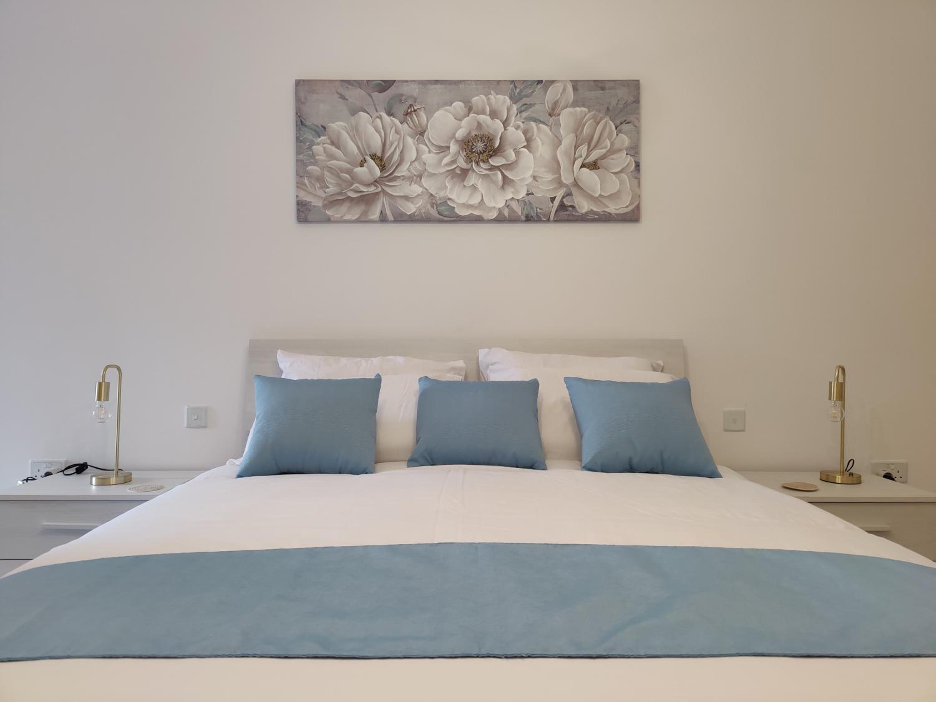 Marsaxlokk 2BR Apartment - Quiet Coastal Escape