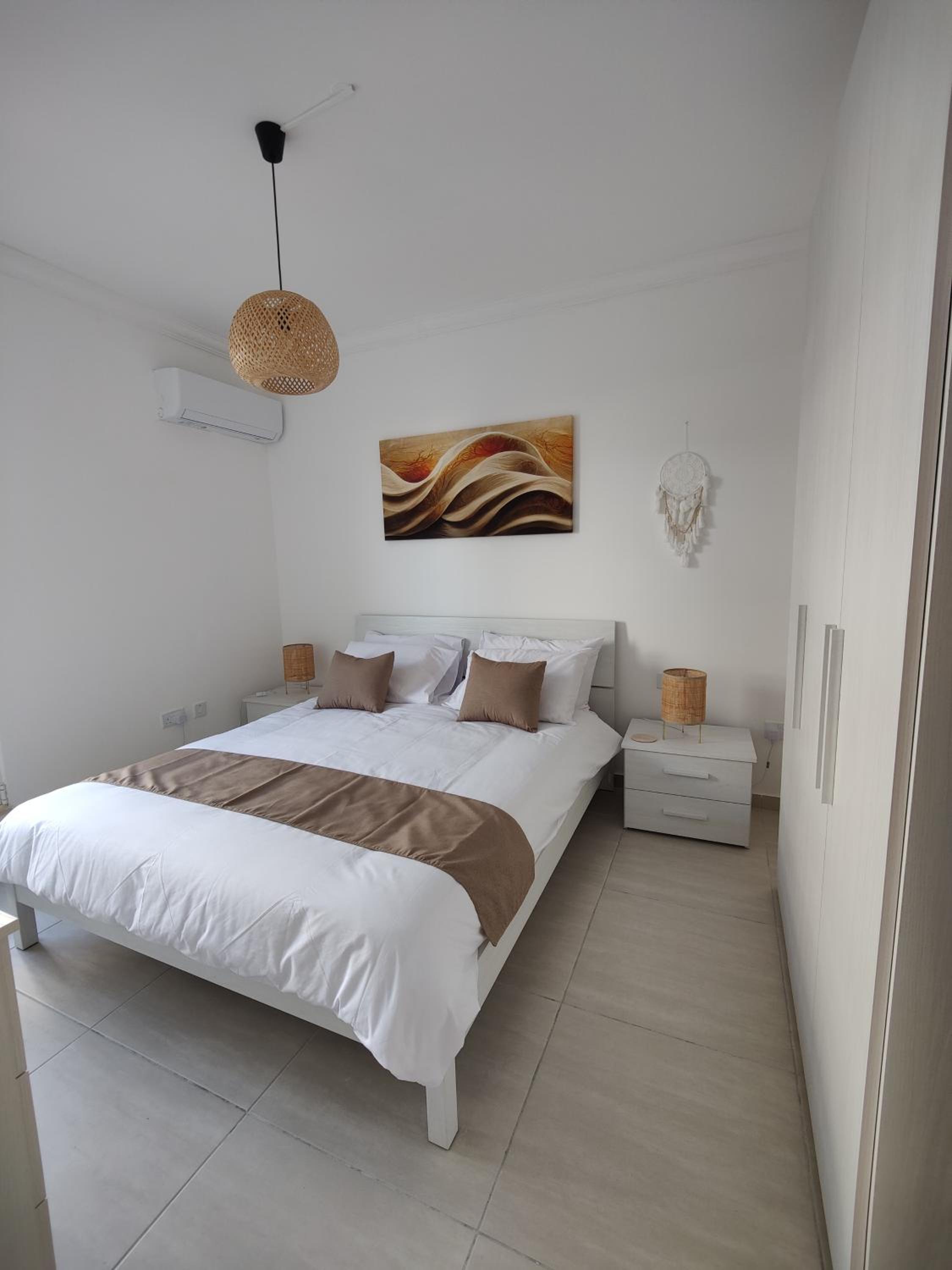 Marsaxlokk 2BR Apartment - Quiet Coastal Escape