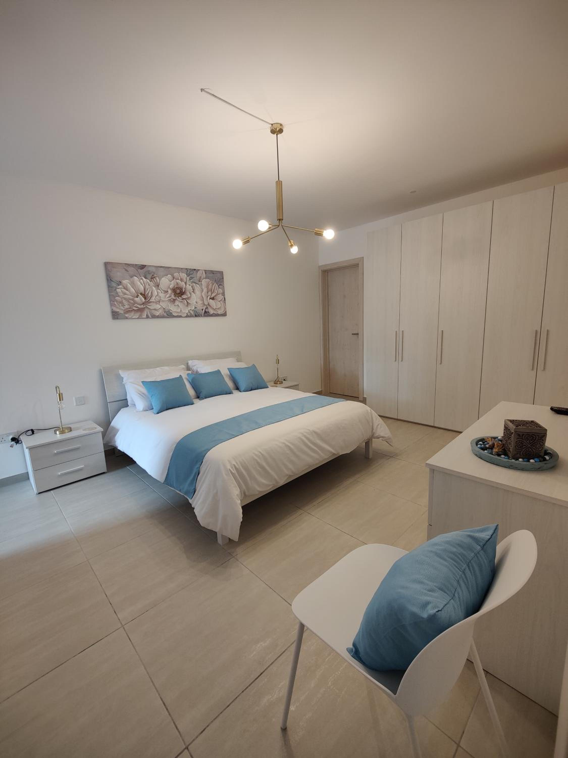 Marsaxlokk 2BR Apartment - Quiet Coastal Escape