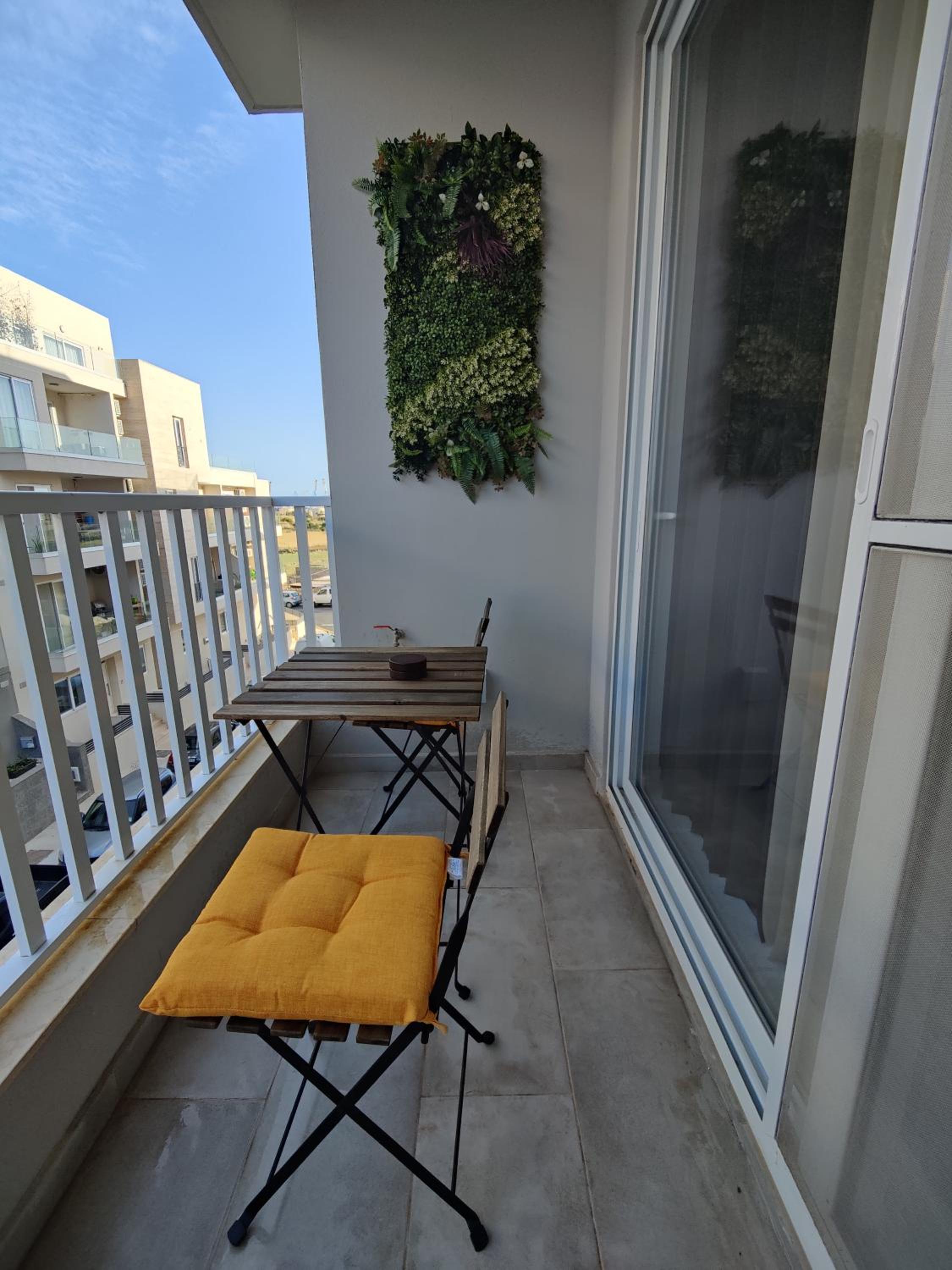 Marsaxlokk 2BR Apartment - Quiet Coastal Escape