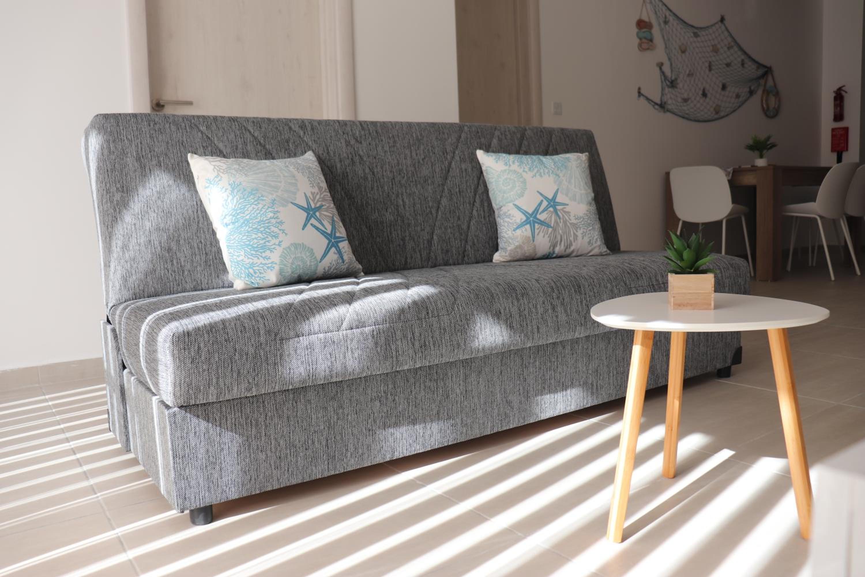 Marsaxlokk 2BR Apartment - Quiet Coastal Escape