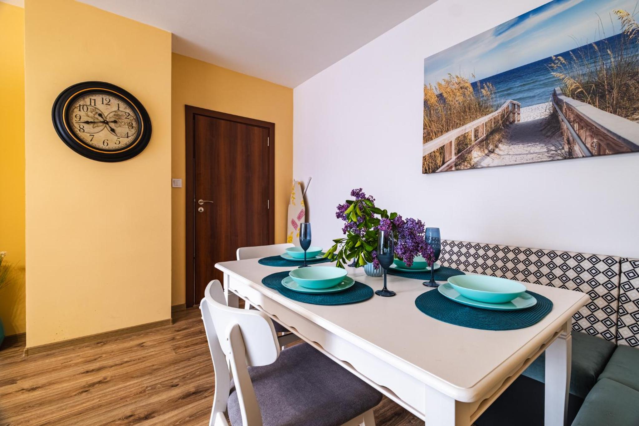 Luxury apartment with sea view,FREE parking!