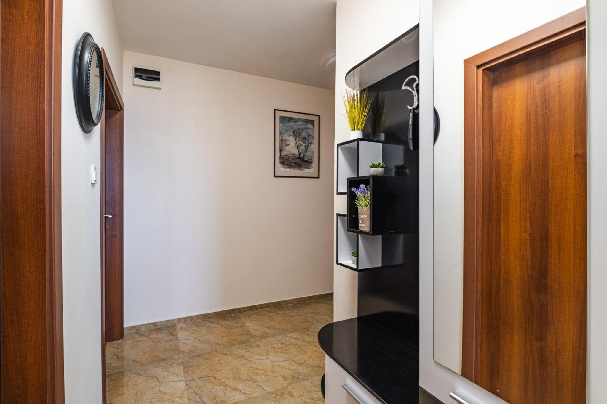 Luxury apartment with sea view,FREE parking!