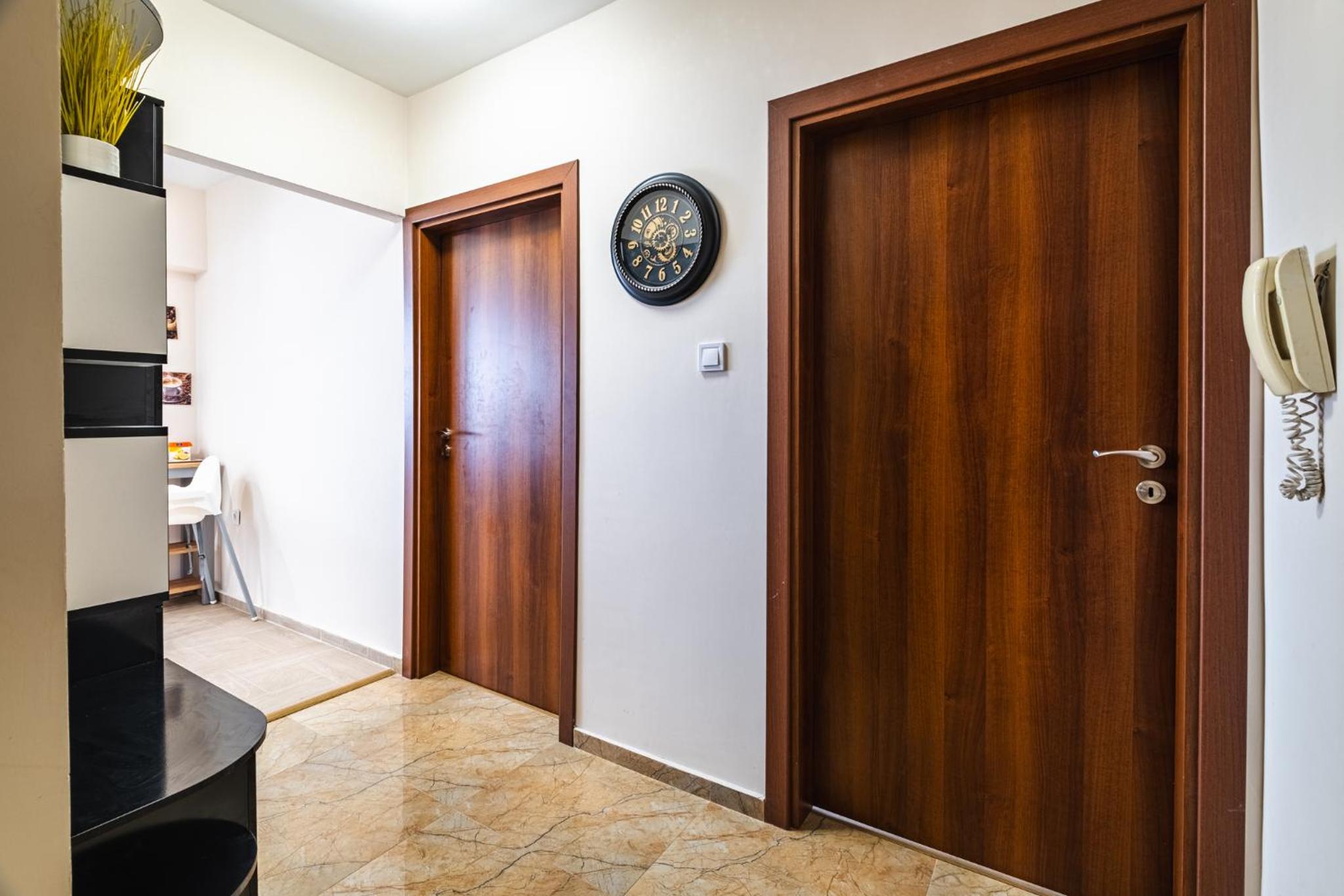 Luxury apartment with sea view,FREE parking!