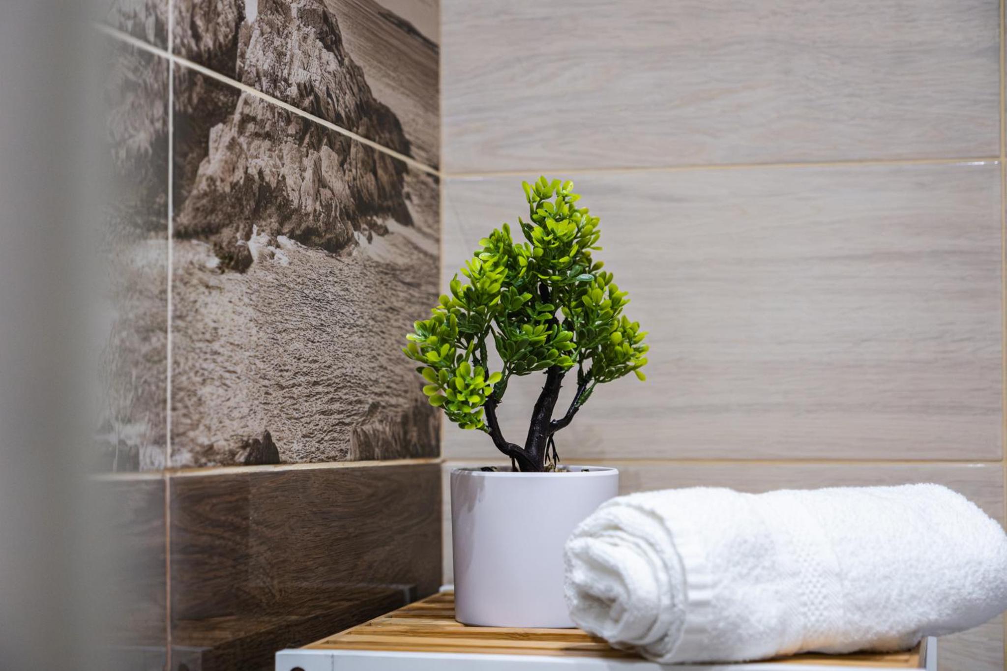 Luxury apartment with sea view,FREE parking!