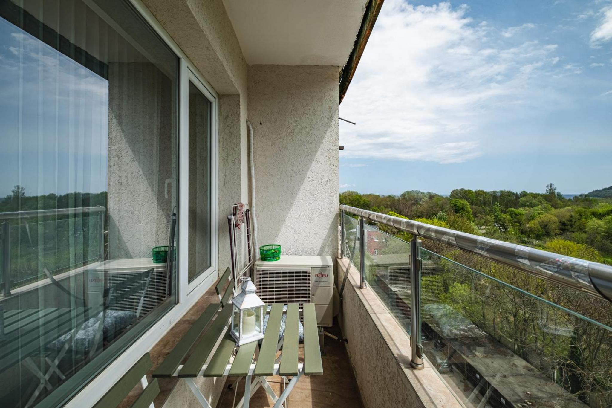 Luxury apartment with sea view,FREE parking!