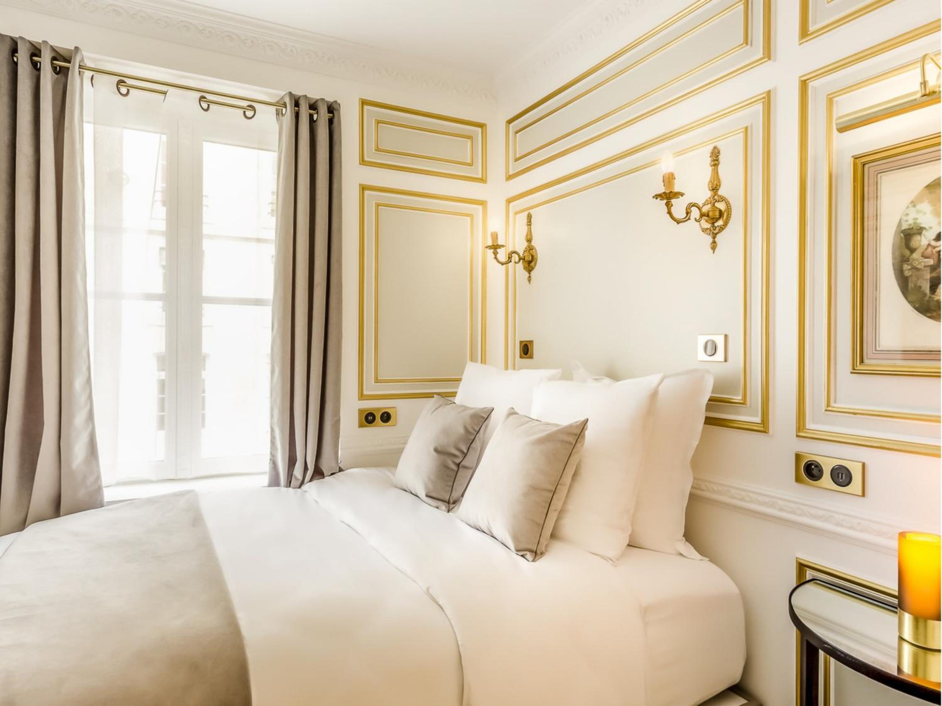 Merveil Signature Suite - Valois - Louvre view
