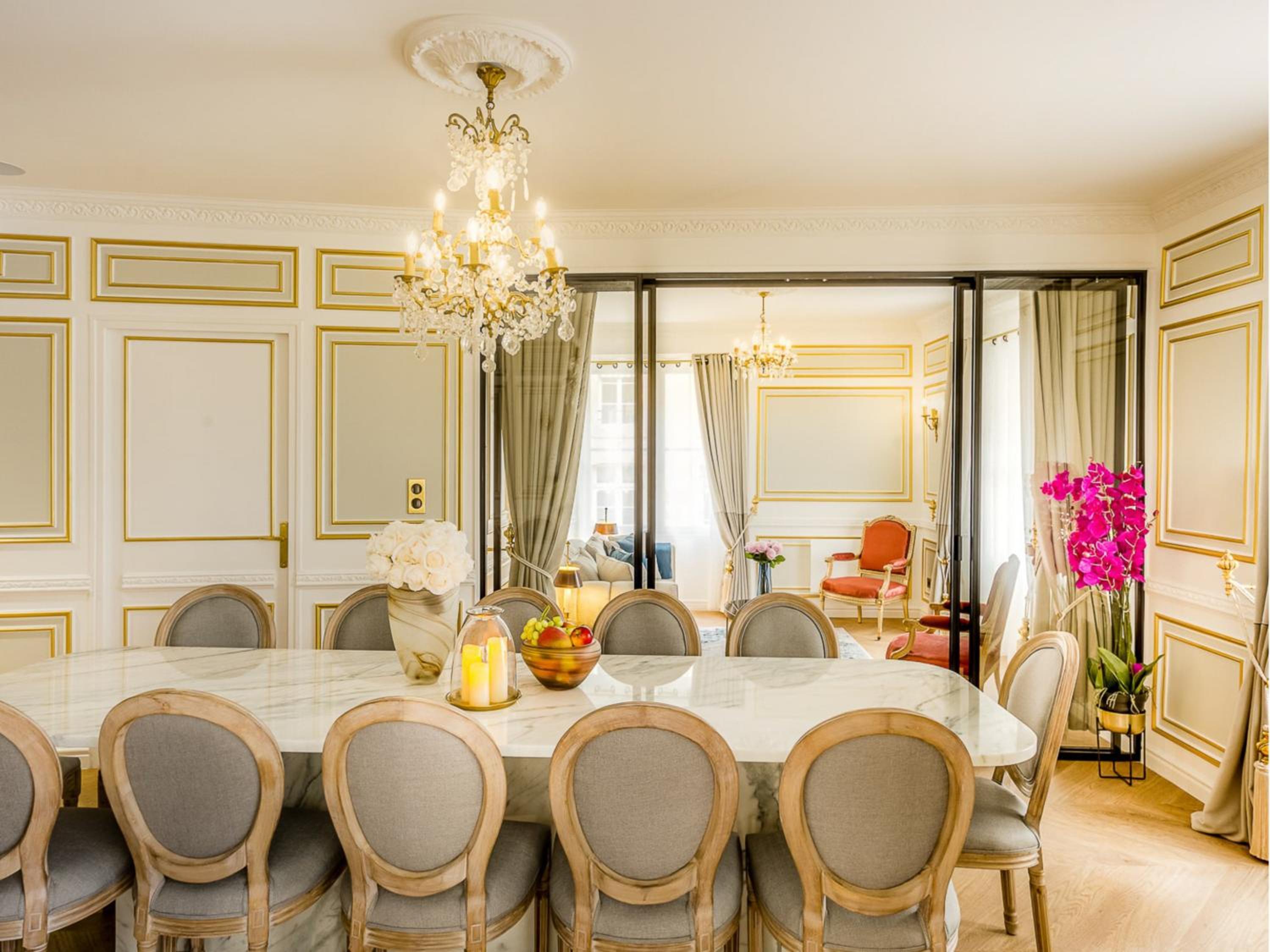 Merveil Signature Suite - Valois - Louvre view