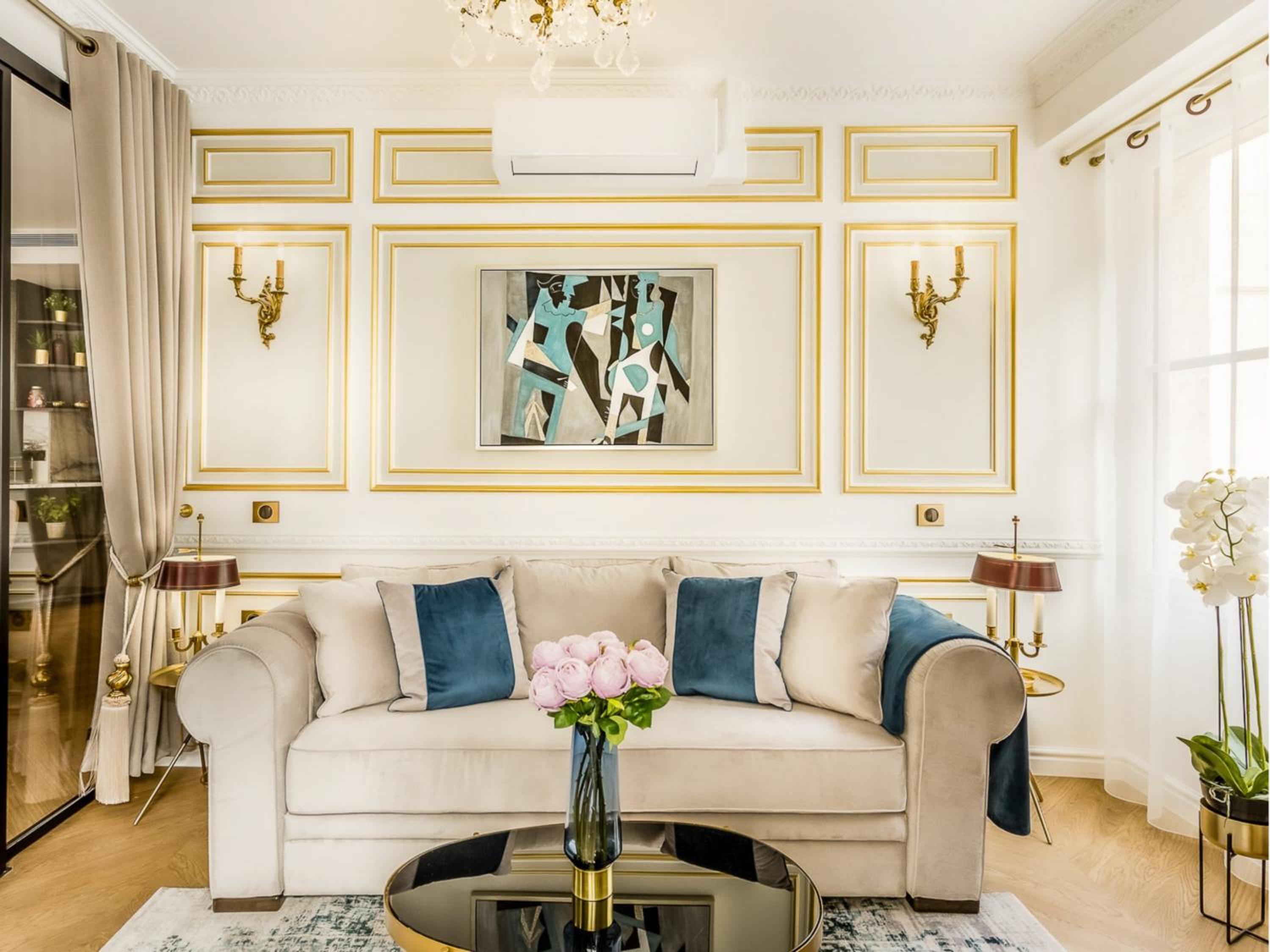 Merveil Signature Suite - Valois - Louvre view