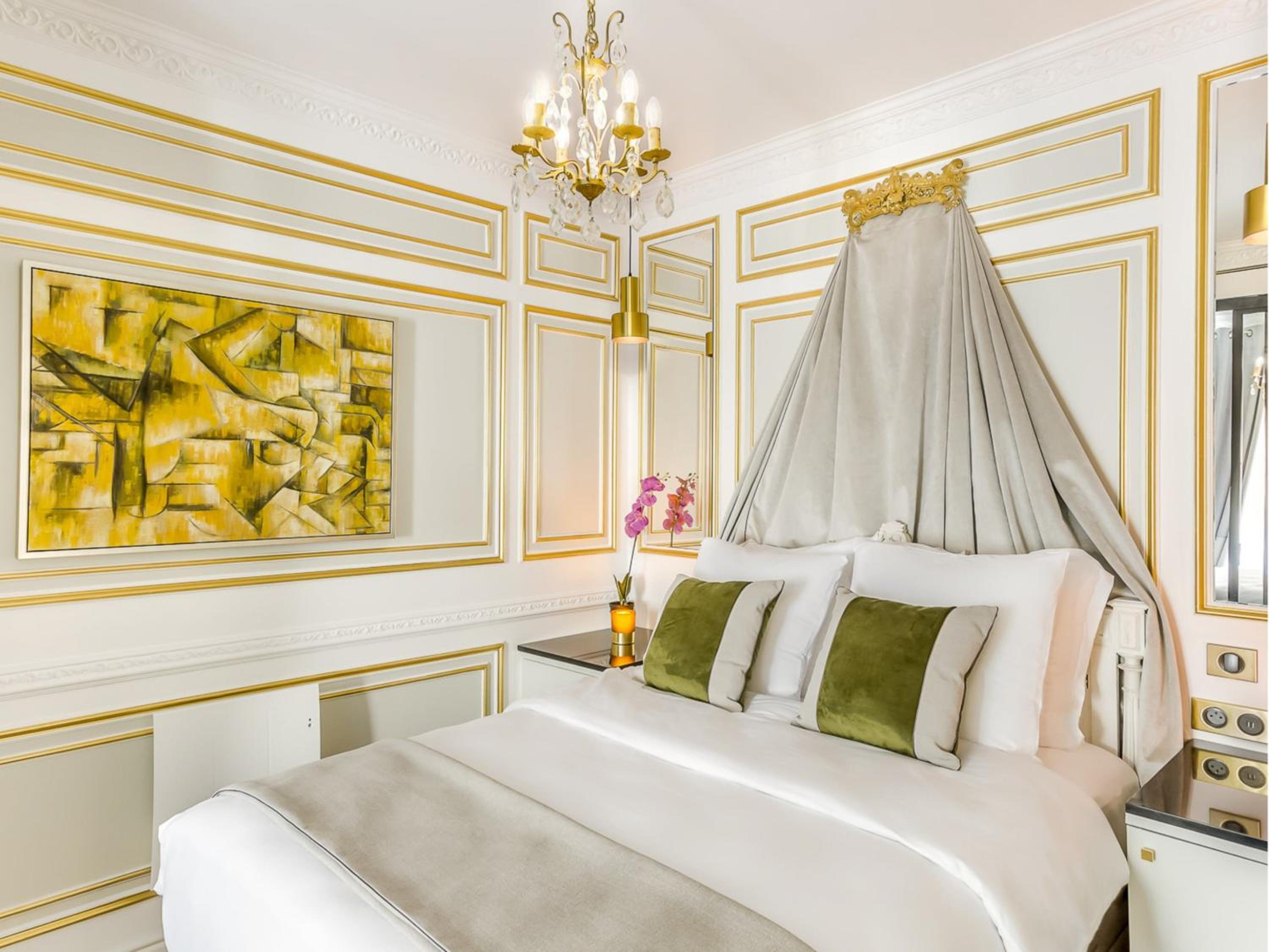 Merveil Signature Suite - Valois - Louvre view