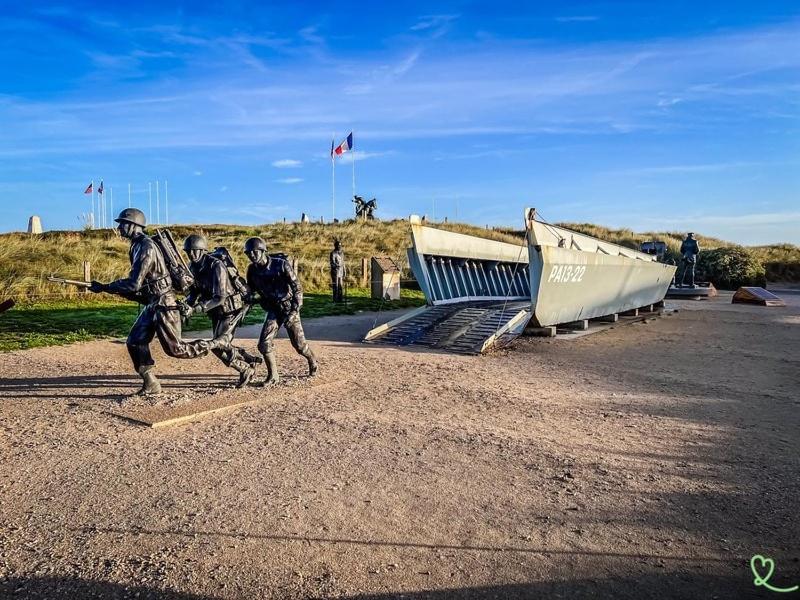 GITE A THEME D-DAY - situé à 15mn d'Omaha Beach - Animaux OK - Terrain clos - Aucuns voisins - WIFI