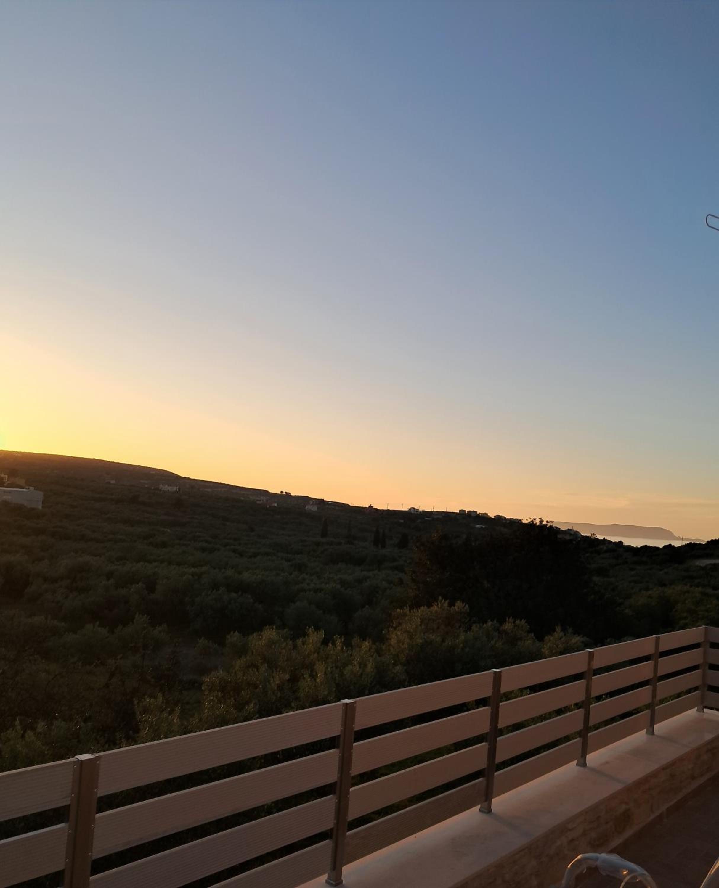 OLIVE LAND - ΓΗ ΤΗΣ ΕΛΙΑΣ / STONE VILLA.