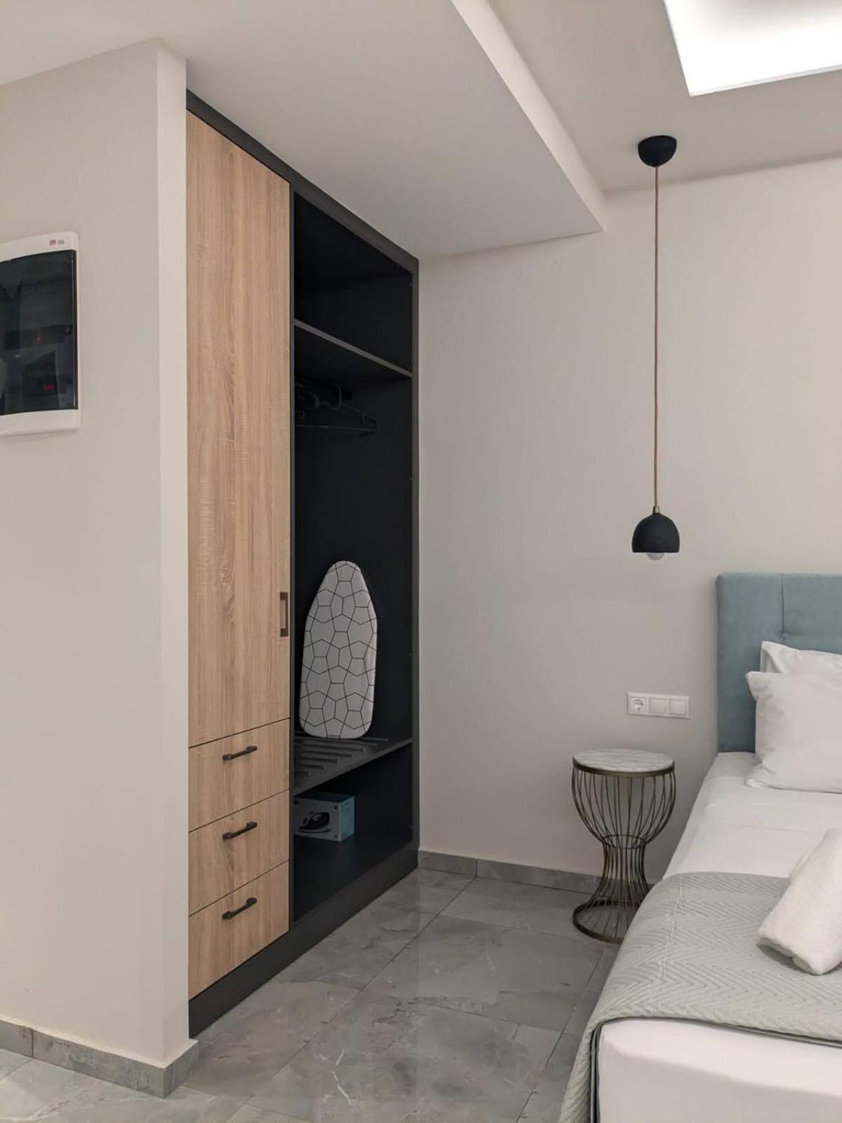 Nirea Studio II