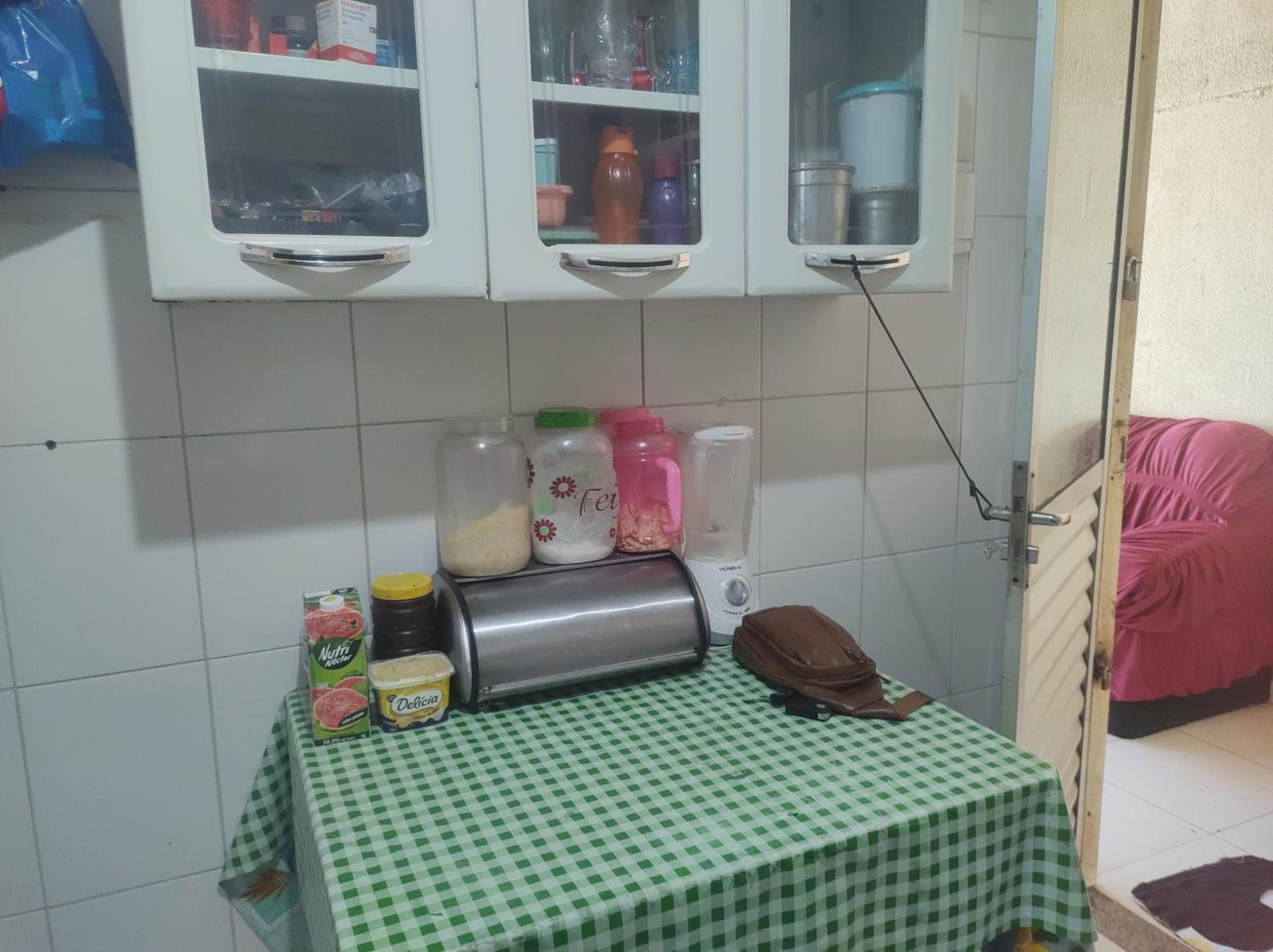 Quarto em casa de Família- Riacho