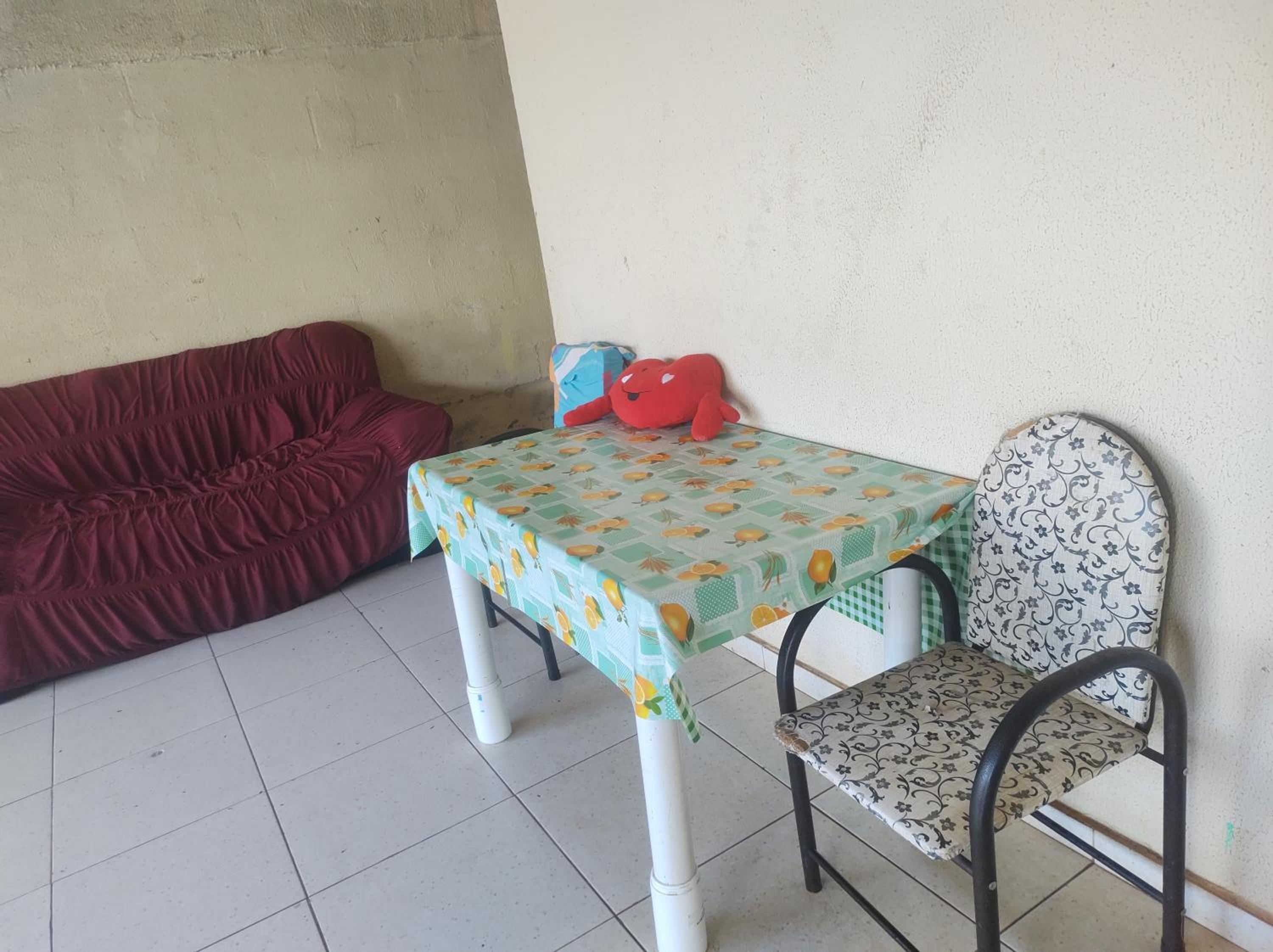 Quarto em casa de Família- Riacho