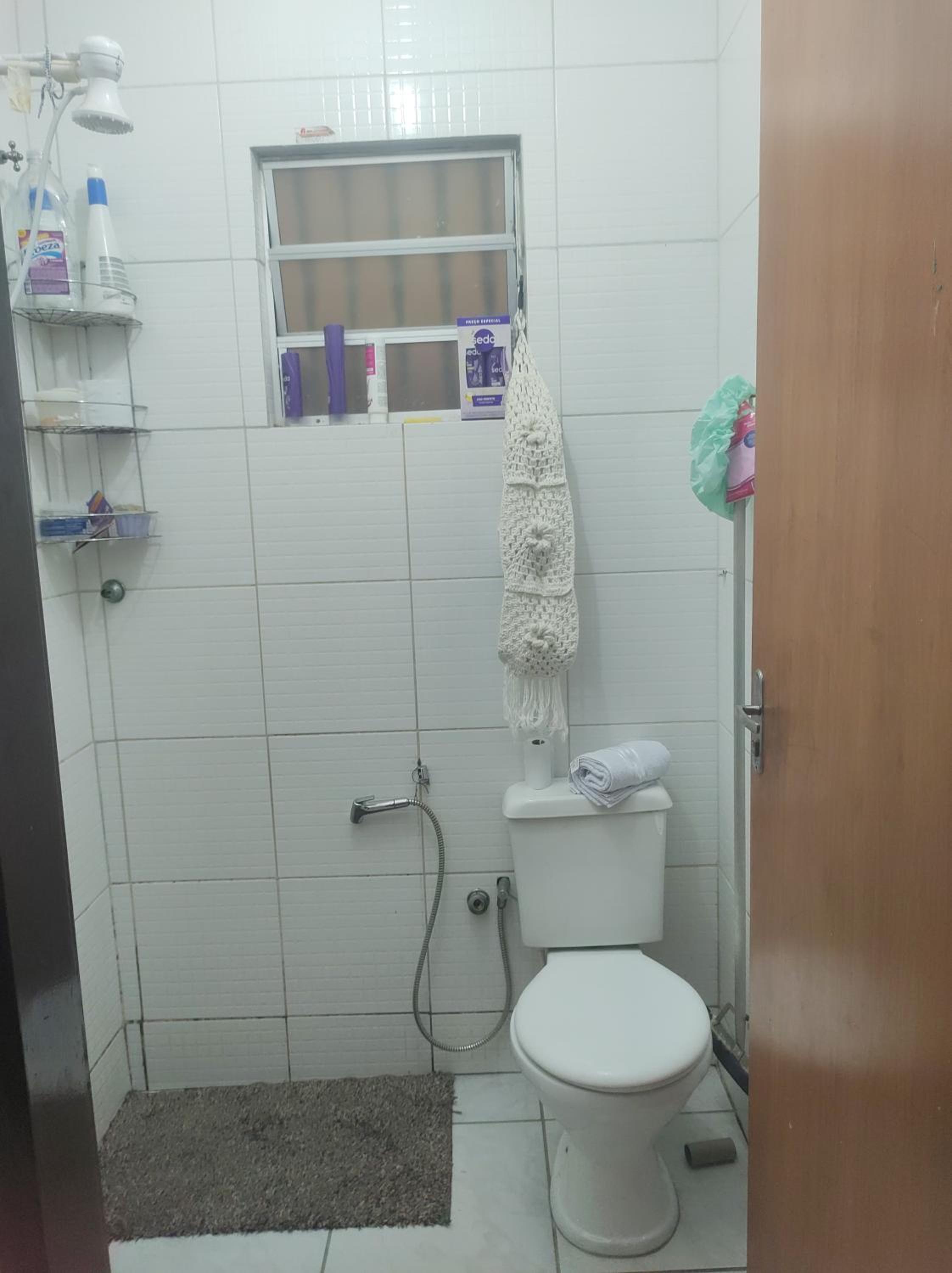 Quarto em casa de Família- Riacho