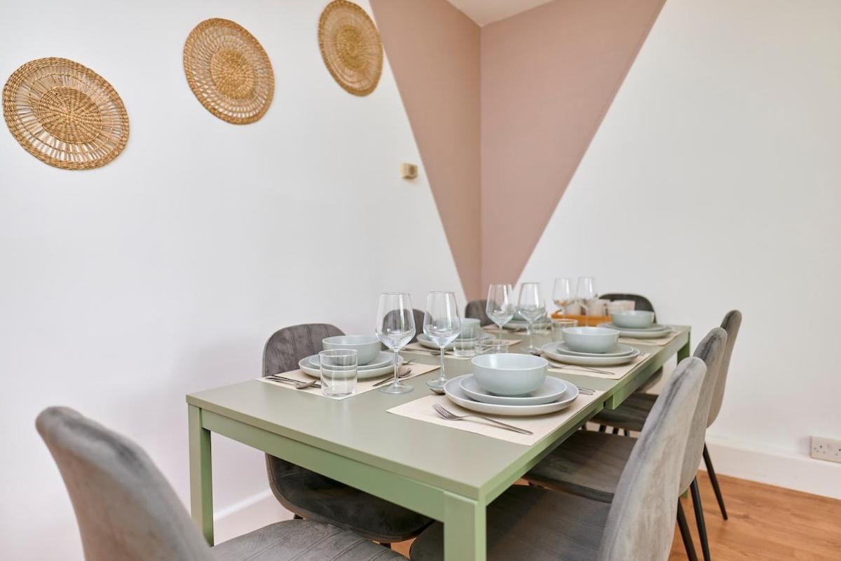 Elegant 3-Bed flat in Bayswater!