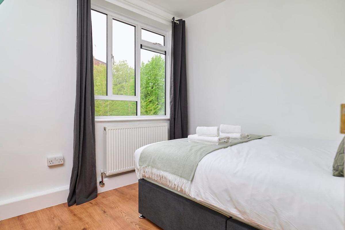 Elegant 3-Bed flat in Bayswater!